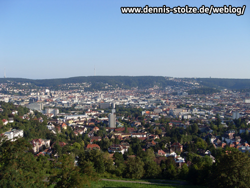 Blick über Stuttgart-Mitte vom Bismarckturm im Stadtteil-Lenzhalde