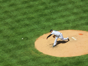 CC Sabathia von den New York Yankees - wirft beim Baseball-Spiel gegen die Cleveland Indians