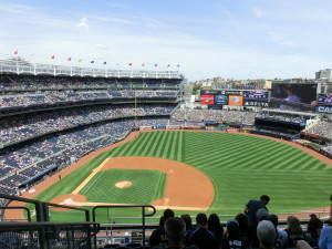 Innenansicht des New York Yankees Stadium 20 Minuten vor dem Spiel