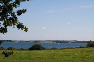 Blick vom oberen Kliff der Holnisspitze über die Flensburger Förde in Richtung Dänemark