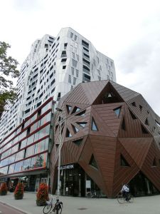 Pauluskerk Rotterdam - im Hintergrund das Calypso