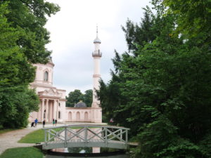 Minarett der Roten Moschee in Schwetzingen