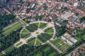 Luftbild Schloss Schwetzingen mit Schlossgarten (von Pixabay)